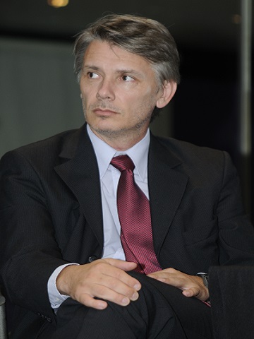 Dr. Carlos Collaud